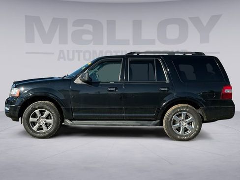 Used 2017 Ford Expedition XLT image 4