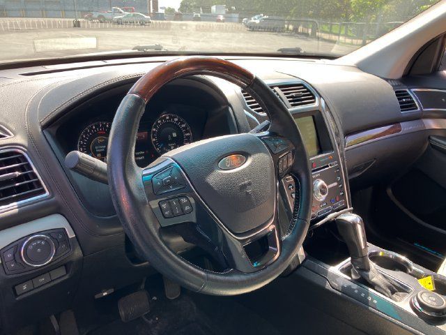Used 2016 Ford Explorer Platinum AWD/4WD image 8