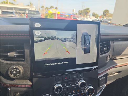 Used 2022 Ford Expedition Max Limited image 35