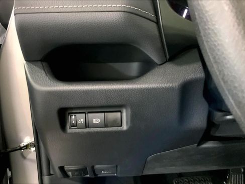 Used 2024 Toyota RAV4 LE AWD/4WD image 35
