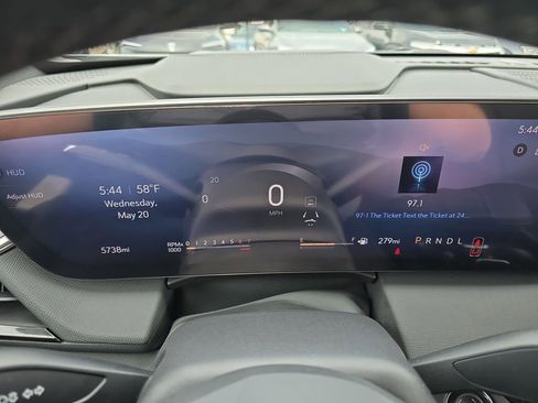 Used 2025 Buick Enclave Sport Touring w/ Power Package FWD image 21