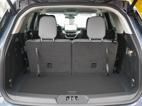 New 2026 Ford Explorer Active w/ Active Comfort Package image 24