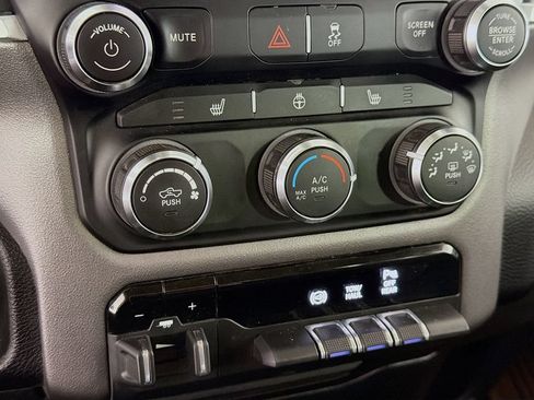 Used 2020 RAM 2500 Big Horn w/ Level 1 Equipment Group AWD/4WD image 16