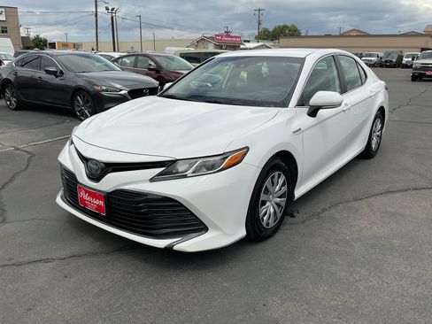 Used 2019 Toyota Camry LE w/ Fleet Convenience Package FWD image 2