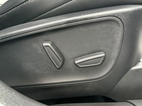 Used 2025 Ford Escape Platinum AWD/4WD image 16