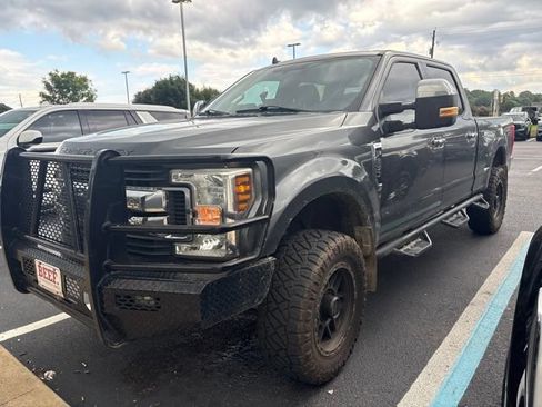 Used 2019 Ford F250 XLT w/ XLT Premium Package AWD/4WD image 1