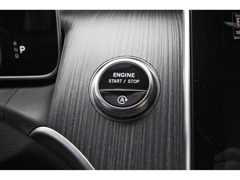 Used 2025 Mercedes-Benz GLC 300 image 22