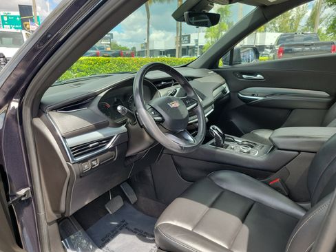 Used 2023 Cadillac XT4 Premium Luxury w/ Enhanced Visibility Package FWD image 9