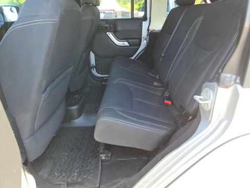 Used 2013 Jeep Wrangler Unlimited Sahara w/ Connectivity Group AWD/4WD image 21