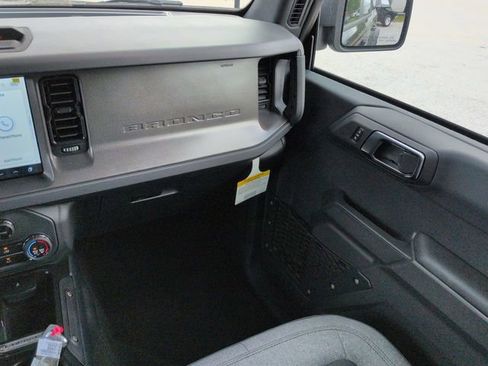 New 2025 Ford Bronco 4-Door image 15