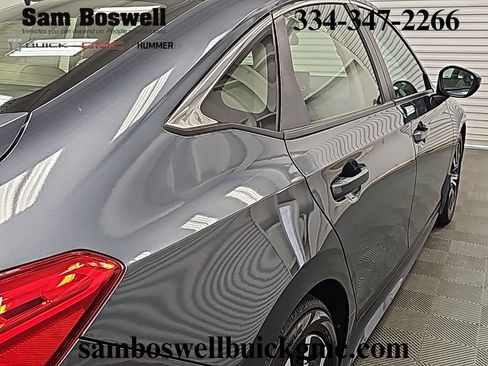 Used 2022 Honda Civic EX image 9