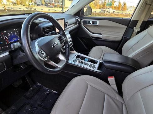 Used 2021 Ford Explorer XLT w/ Equipment Group 202A image 24