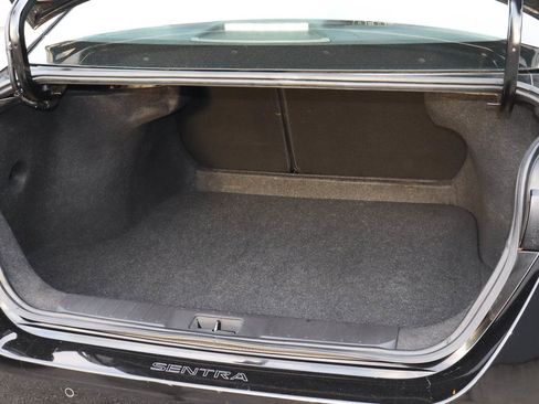 Used 2024 Nissan Sentra SV image 9