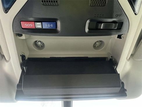 Used 2020 Subaru Outback Limited image 34