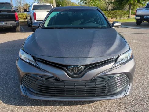 Used 2019 Toyota Camry LE image 9