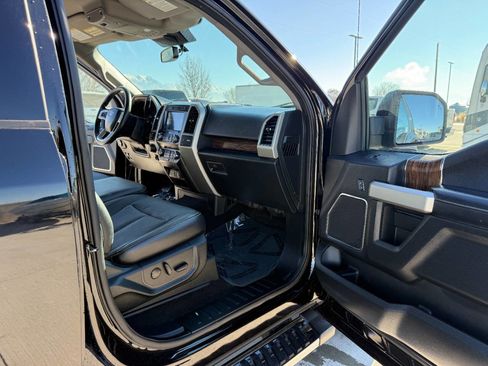 Used 2020 Ford F150 Lariat w/ Max Trailer Tow Package image 25