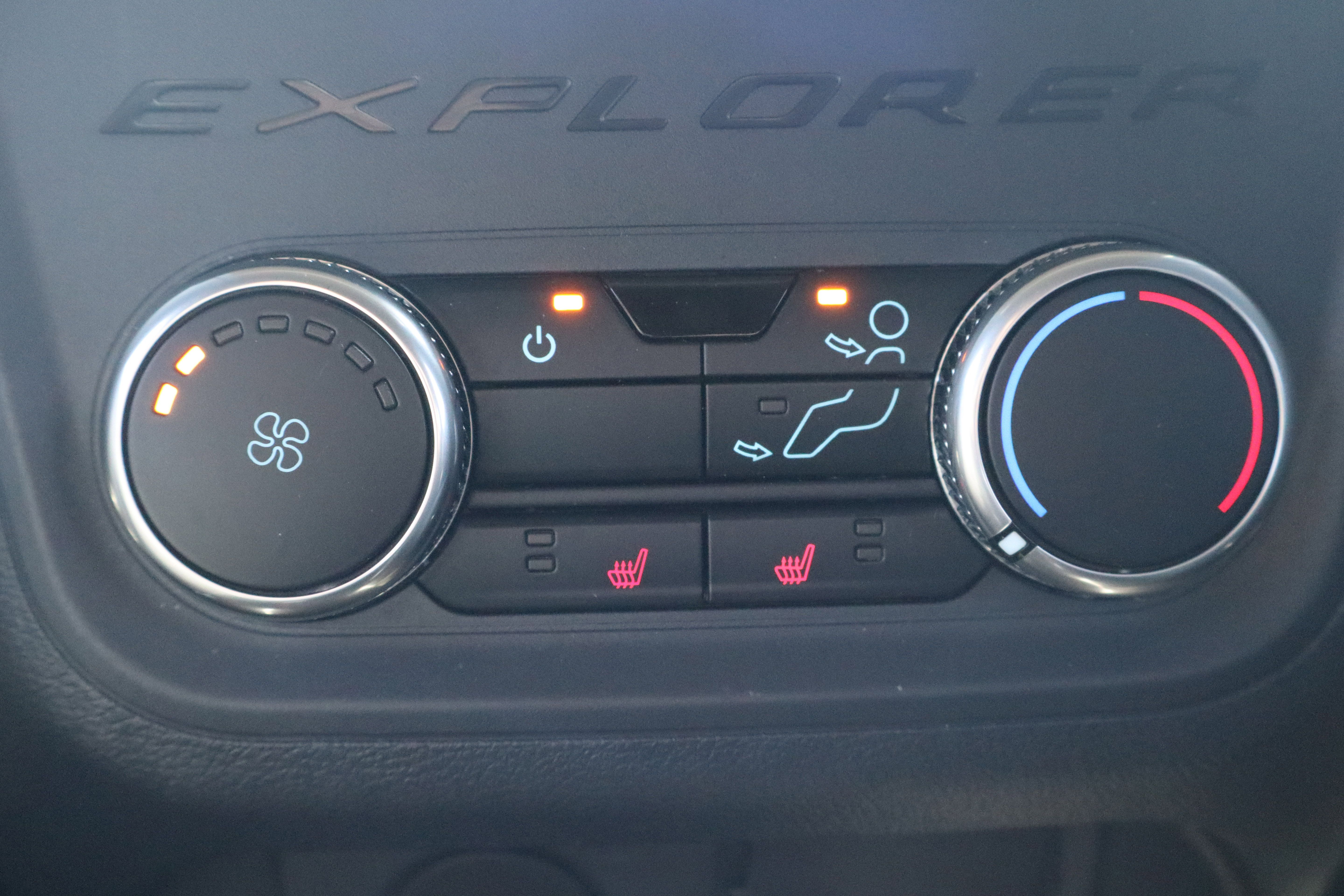 Used 2025 Ford Explorer ST AWD/4WD image 26