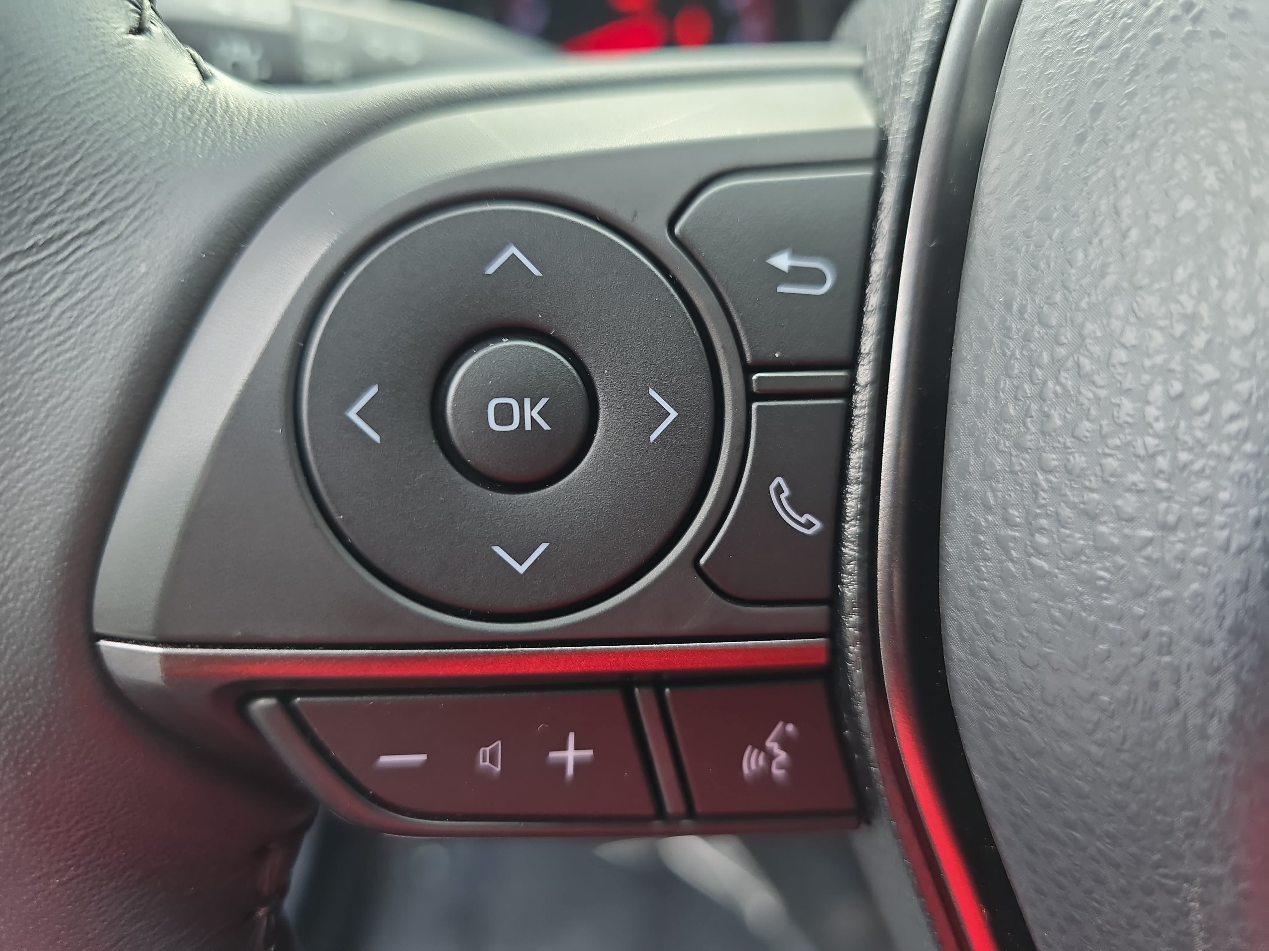 Used 2024 Toyota Camry XSE FWD image 16