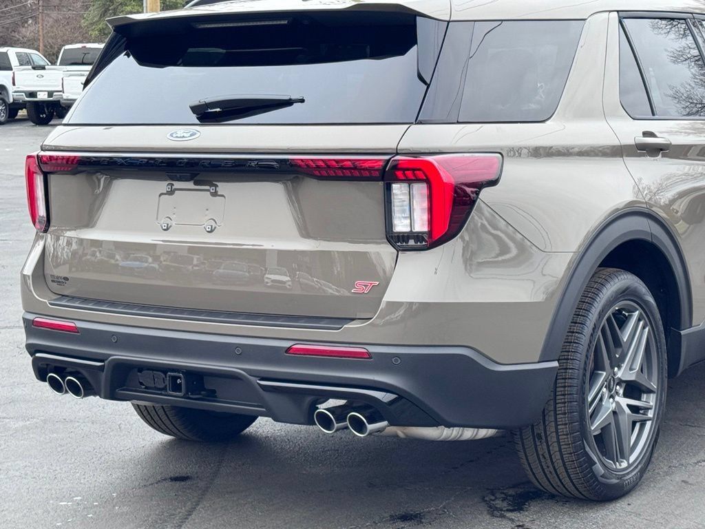 Used 2026 Ford Explorer ST w/ Sun And Sound Package RWD image 46