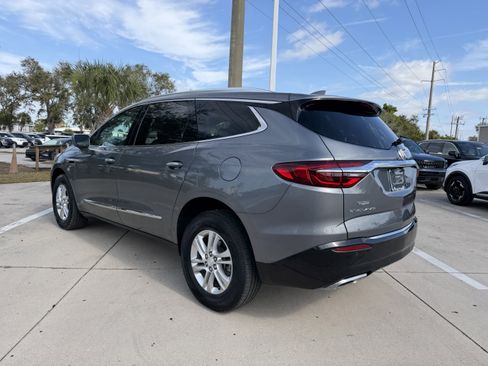 Used 2020 Buick Enclave Essence w/ Sound and Sites Package image 6