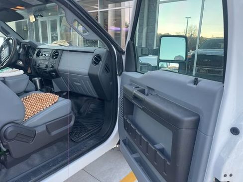 Used 2015 Ford F250 XL w/ XL Appearance Package image 16