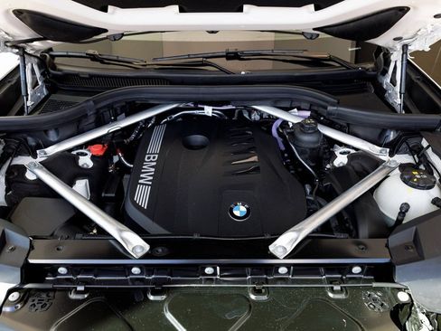 Used 2025 BMW X7 xDrive40i image 43