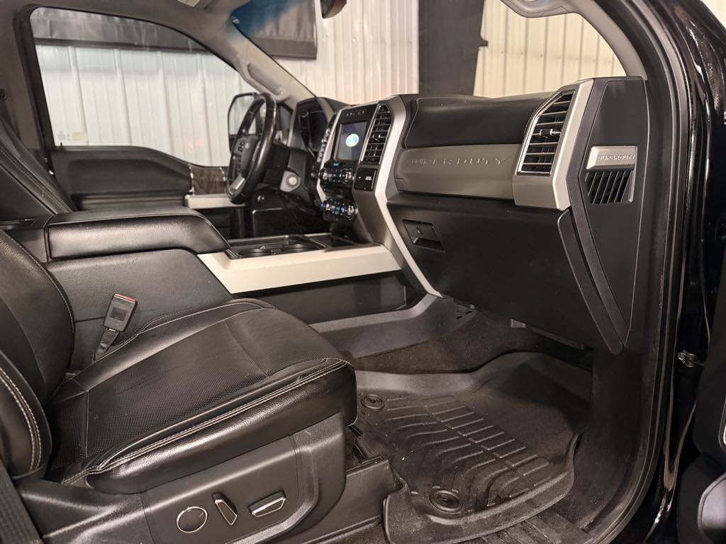 Used 2017 Ford F250 Lariat w/ Chrome Package AWD/4WD image 27