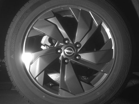 Used 2025 Nissan Rogue SV image 15