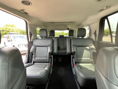 New 2026 Ford Expedition Active RWD image 10