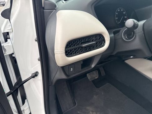 New 2026 Honda HR-V LX image 21