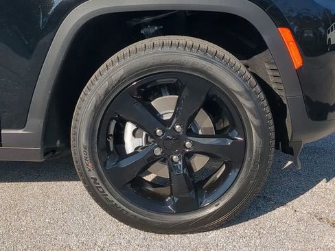 New 2026 Jeep Grand Cherokee Limited w/ Limited Altitude Package image 11