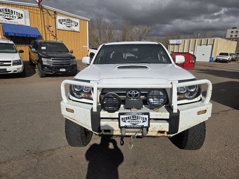 Used 2009 Toyota Tacoma 4x4 Double Cab w/ TRD Sport Pkg w/JBL Audio image 2