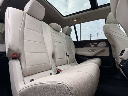 Used 2021 Mercedes-Benz GLS 450 4MATIC image 36