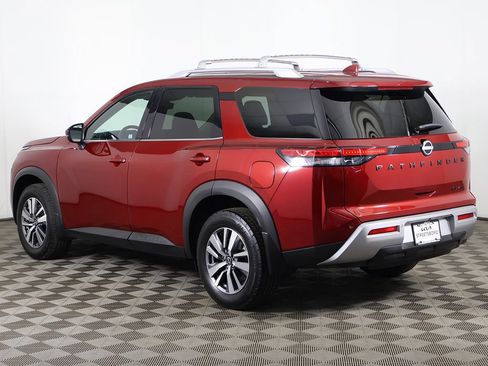 Used 2023 Nissan Pathfinder SL w/ Black Appearance Package AWD/4WD image 11