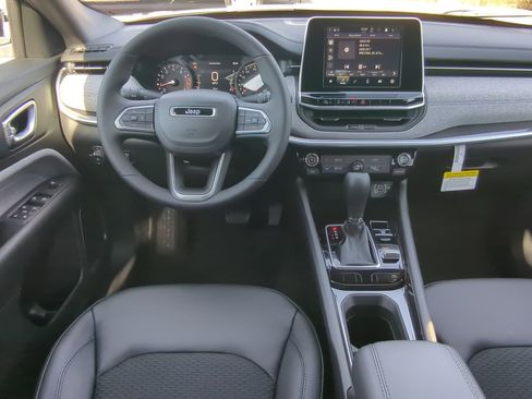 New 2026 Jeep Compass Latitude image 14