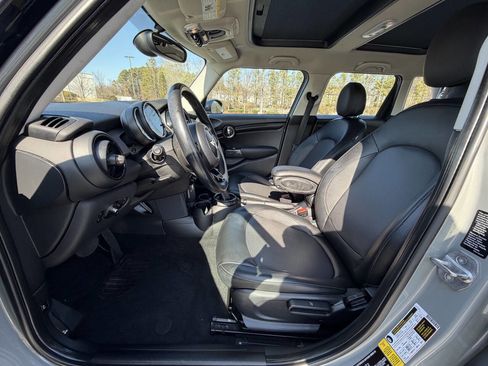 Used 2015 MINI Cooper 4-Door Hardtop image 11