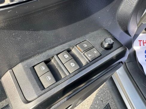 Used 2019 Toyota Tacoma TRD Off-Road AWD/4WD image 21