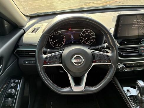 Certified 2023 Nissan Altima 2.5 SR w/ SR Premium Package image 12