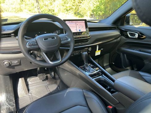 New 2026 Jeep Compass Limited w/ Sun, Sound & Navigation Group image 18