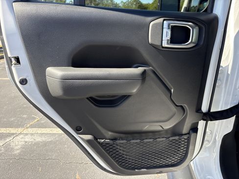 Used 2021 Jeep Wrangler Unlimited Sport image 20