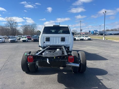 New 2026 RAM 5500 Tradesman w/ Chrome Appearance Group AWD/4WD image 6
