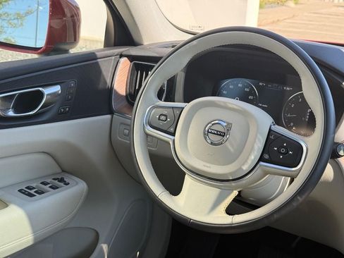 Used 2021 Volvo XC60 T5 Momentum w/ Premium Package AWD/4WD image 14