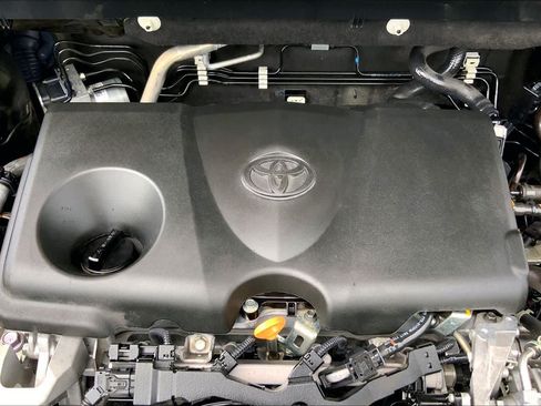 Used 2021 Toyota RAV4 XLE Premium FWD image 32