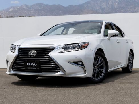 Used 2018 Lexus ES 350 w/ Navigation System Package FWD image 1
