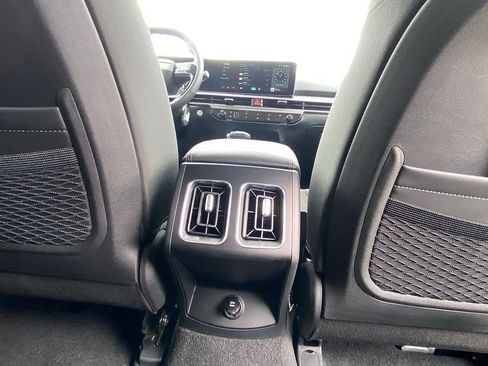 New 2026 Kia Sorento LX FWD image 21