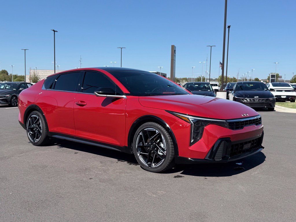 Used 2025 Kia K4 GT-Line w/ GT-Line Sunroof Package FWD image 3