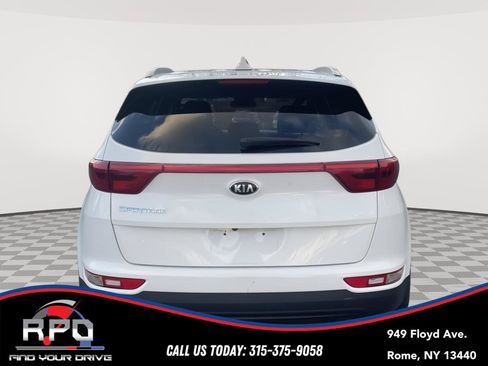 Used 2018 Kia Sportage LX w/ LX Popular Package image 3
