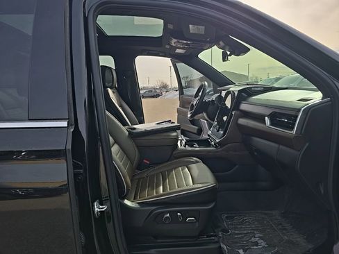 Used 2025 GMC Yukon XL Denali Ultimate image 20