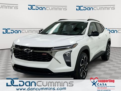 New 2026 Chevrolet Trax RS w/ Sunroof Package FWD image 1