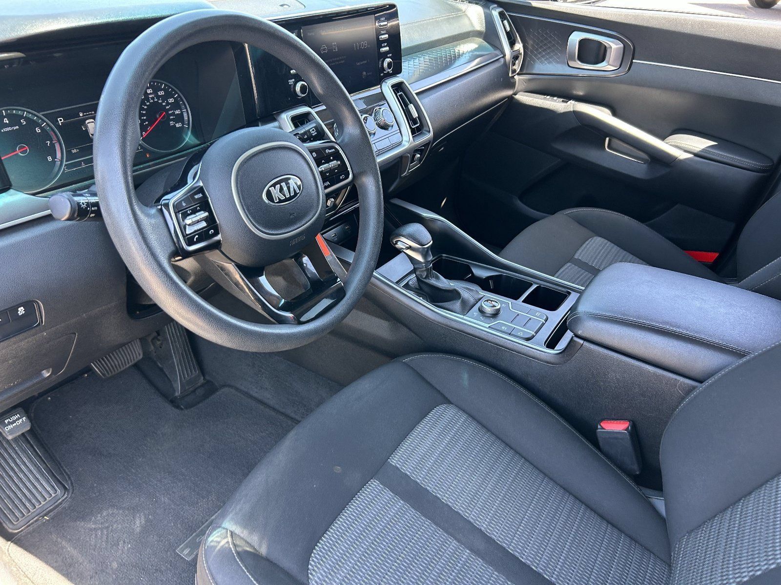 Used 2021 Kia Sorento LX AWD/4WD image 25